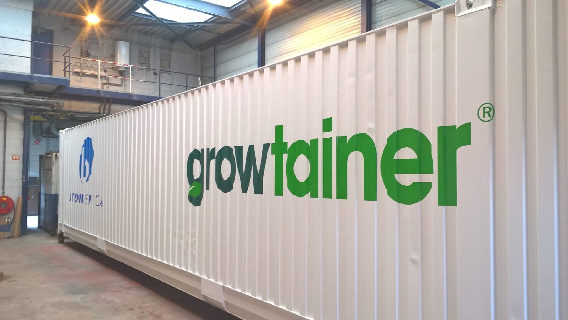 Growtainer shipping container